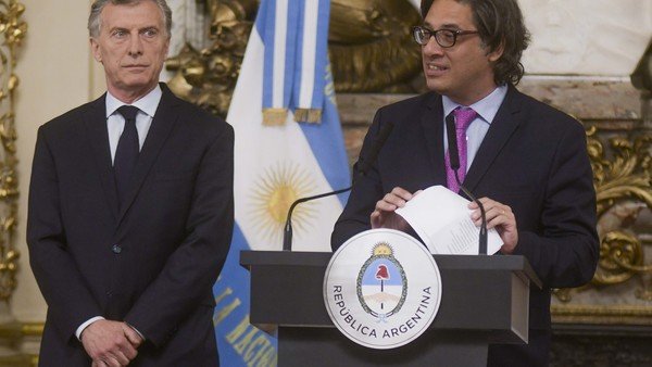 MACRI Y GARAVANO