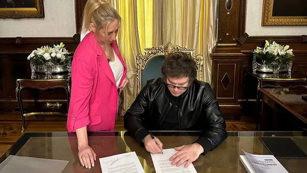 KDYV7Z52S5CCNHGRTRJOPMX6MQ