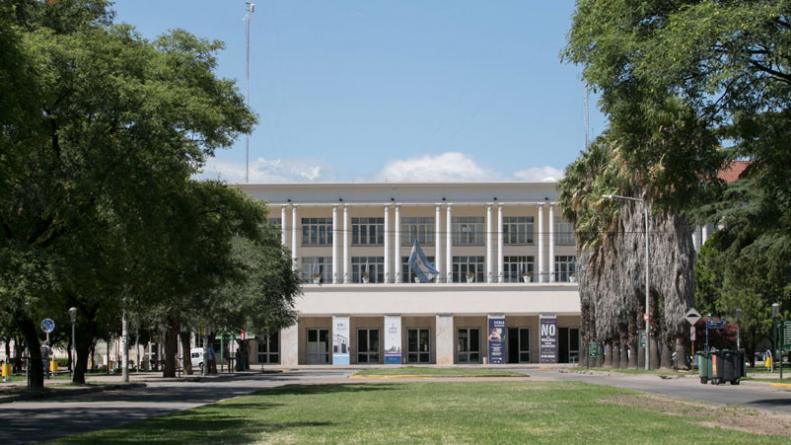 pabellon-argentina-unc-centro-vacunacion
