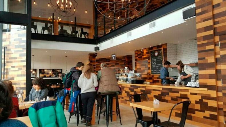 bar-cafe-bariloche-funcionarios-prohibidos