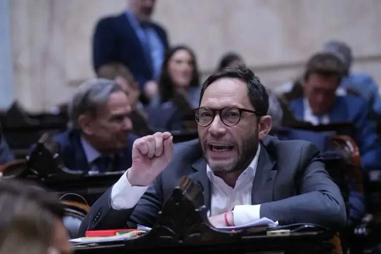 Maximiliano-Ferraro-9-de-octubre-veto-universidades