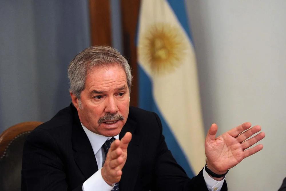 Felipe-Sola