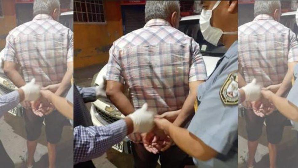 funcionario_santiaguexo_detenido_crop1584916850094.jpg_1734428432