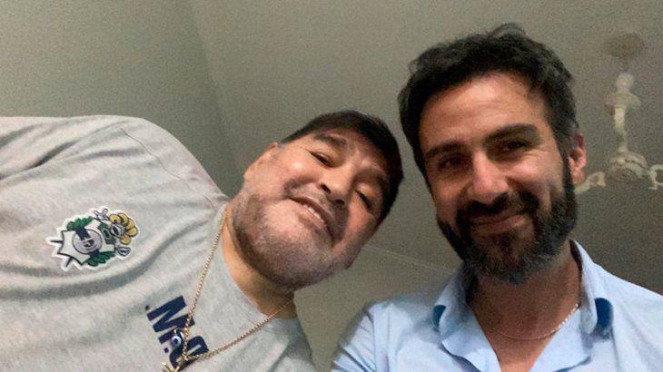 diego-maradona-junto-al-medico-leopoldo-luque