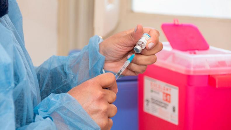 El-Gobierno-Provincial-prepara-una-tercera-dosis-para-personal-de-salud