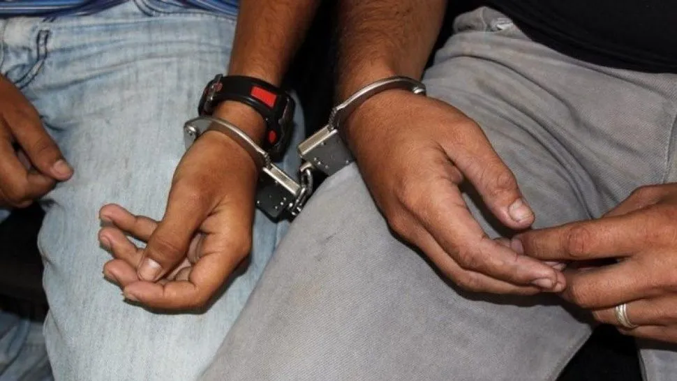 dos_detenidos_