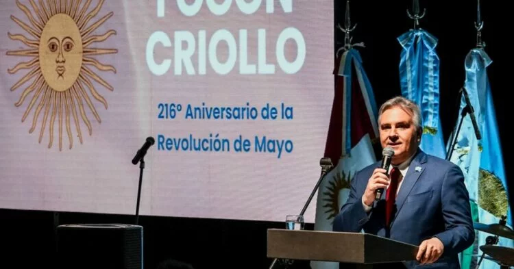 Llaryora-encabezo-el-Fogon-Patrio-y-anuncio-fondos-para-Villa-Nueva-750x393-optimized