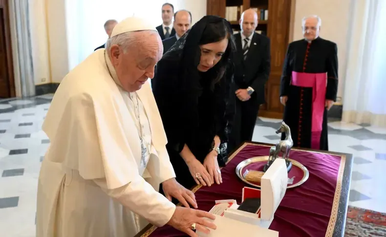 victoria-villarruel-papa-franciscojpg