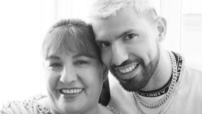 Agüero-y-su-mamá