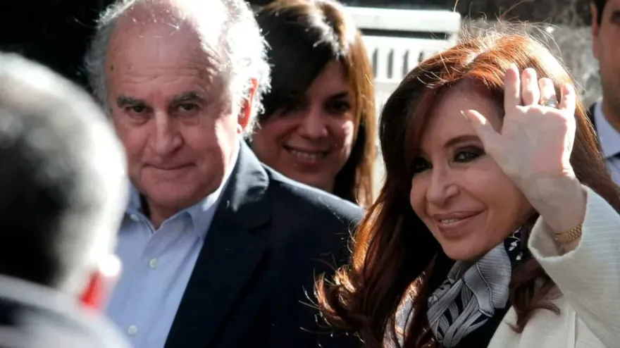 Oscar-Parrilli-Cristina-Kirchner-170726-e1784314565629