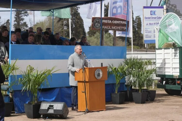El-ministro-de-Bioagroindustria-Sergio-Busso-750x501-optimized