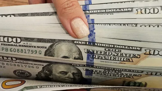 dolares