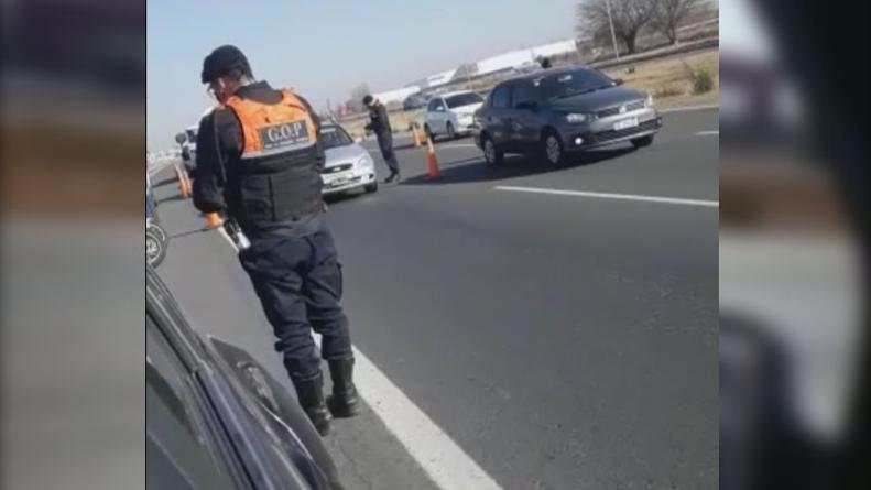 viral-video-caminera-multas-barbijo