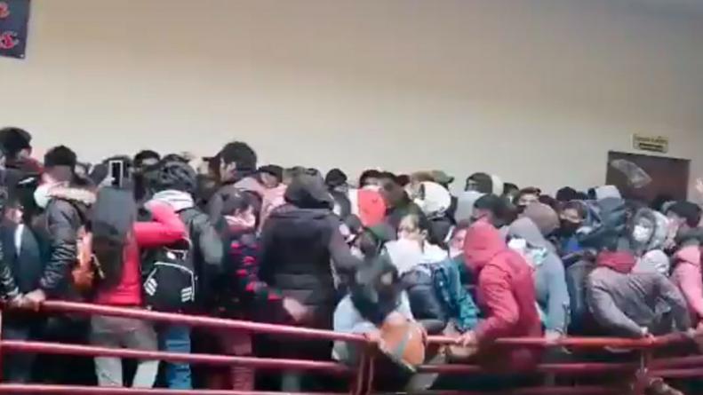 Estudiantes-Universidad-Publica-de-El-Alto-La-Paz-Bolivia