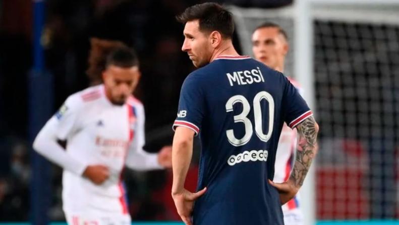 lionel-messi-rodilla-psg