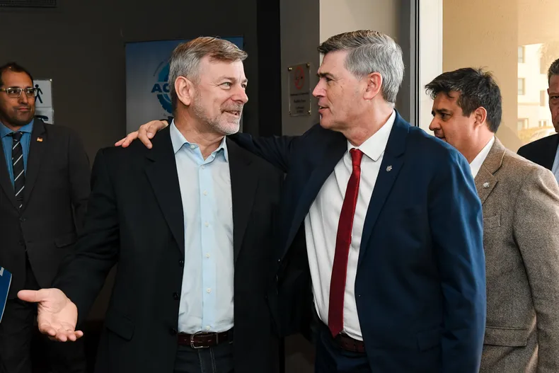 passerini-pretto-abrazo