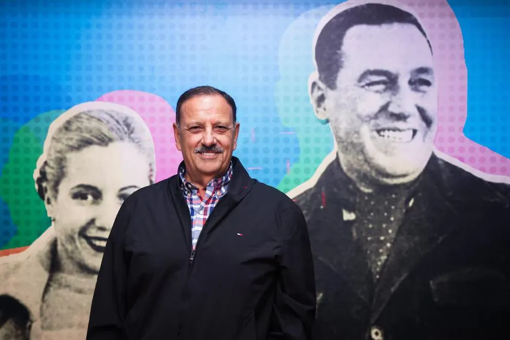 CJ32BI5SAVBMJAKWZWJWPZGLLY