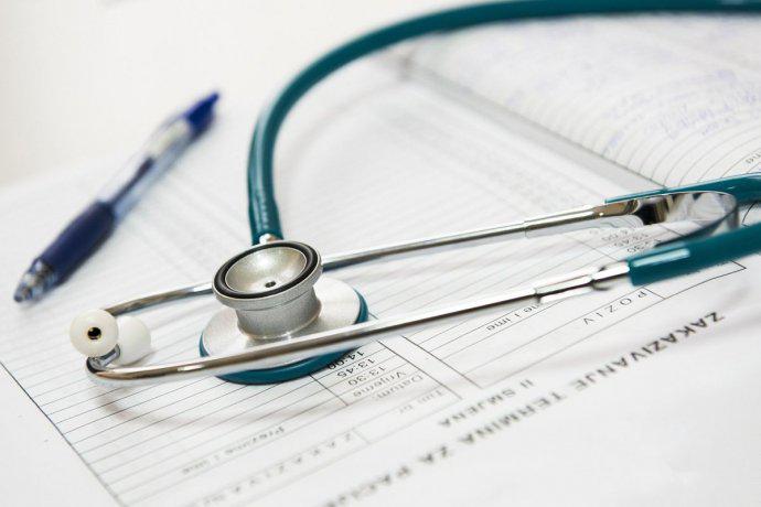 MEDICOS Y ENFERMERAS