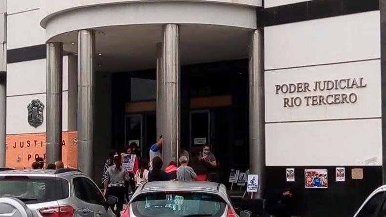 quitaron-licencia-conducir-a-padre-incumplidor-rio-tercero