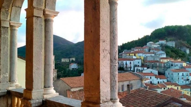 region-calabria-italia-ofrece-33-mil-dolares-jovenes