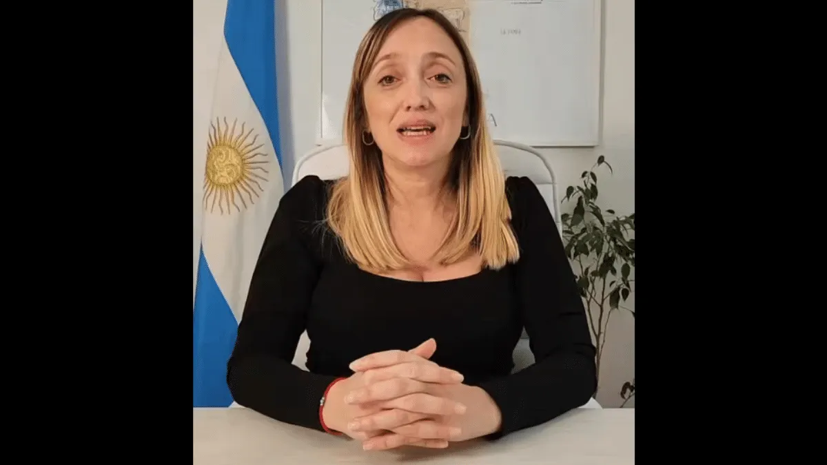 Anabel-Fernandez-Sagasti-Senadora-Ley-de-Tierras-040826