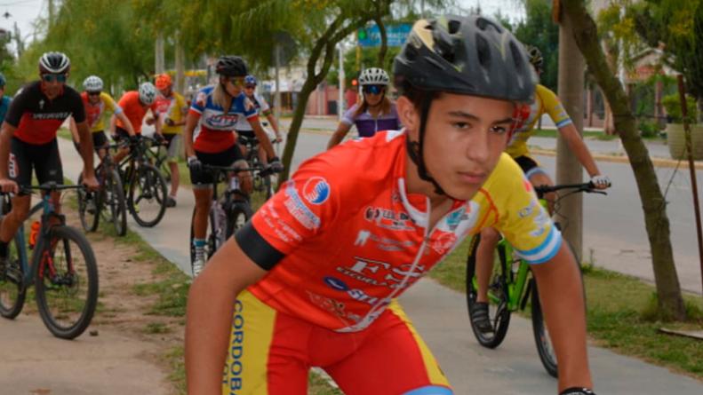 aukha-bustos-ciclista-rio-tercero