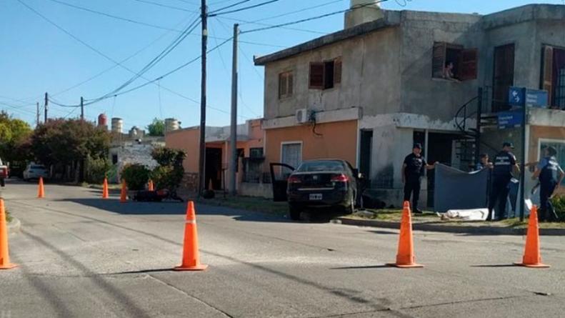 una-mujer-en-moto-murio-atropellada-auto-barrio-los-paraisos