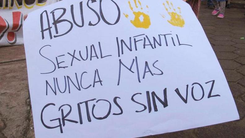 abuelo-hombre-violo-nieta-malagueno-2_0