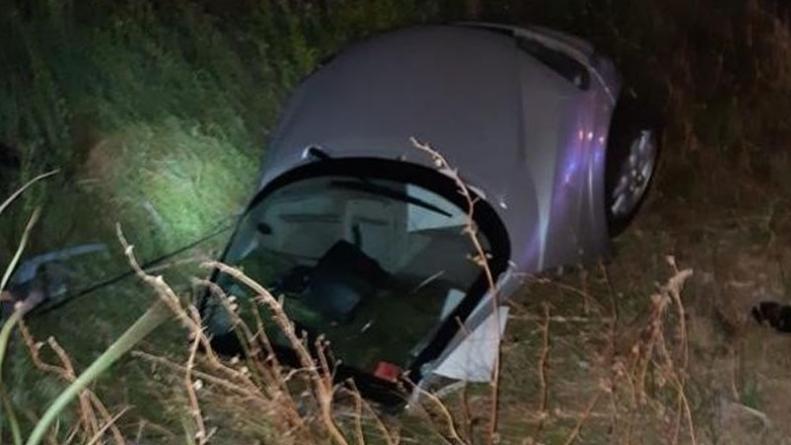 accidente-escocia-pareja-ayuda-policial